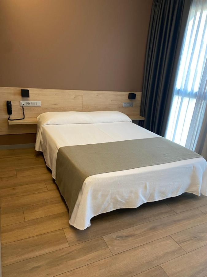 Hotel Mestral Perello El Perelló Exteriör bild